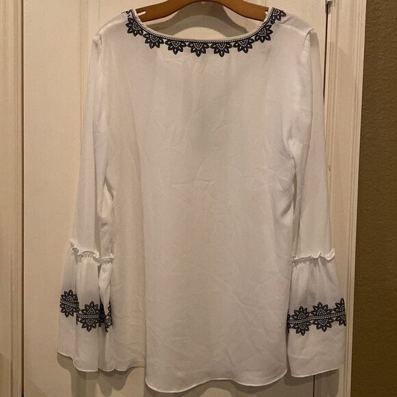White House Black Market Medallion Embroidered Blouse Size 10 NWOT - Picture 4 of 12